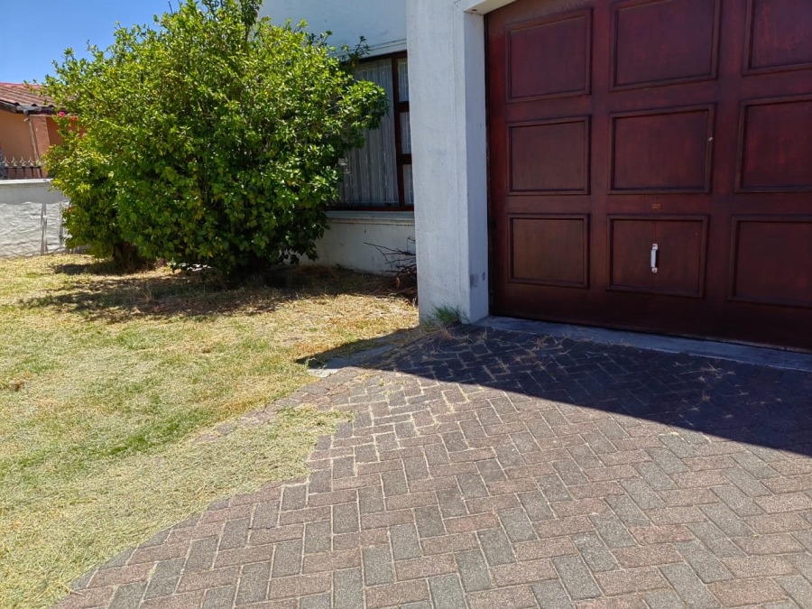 3 Bedroom Property for Sale in Ravensmead Western Cape